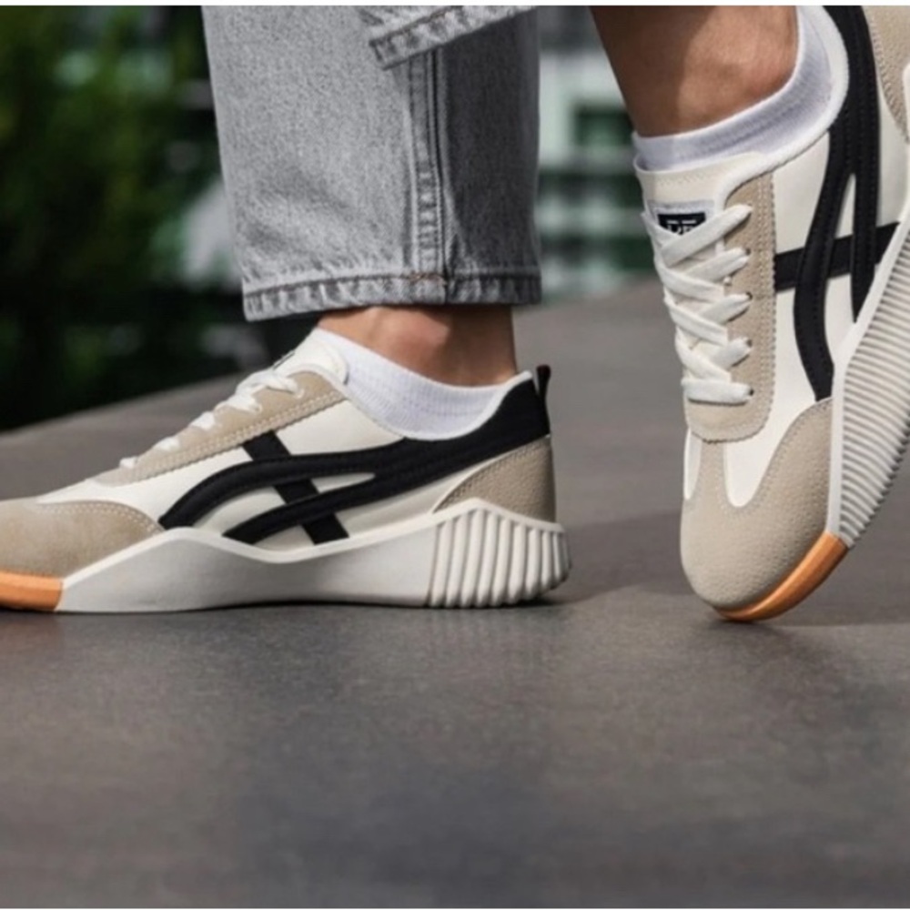 DeFlorance lightweight women’s sneakers